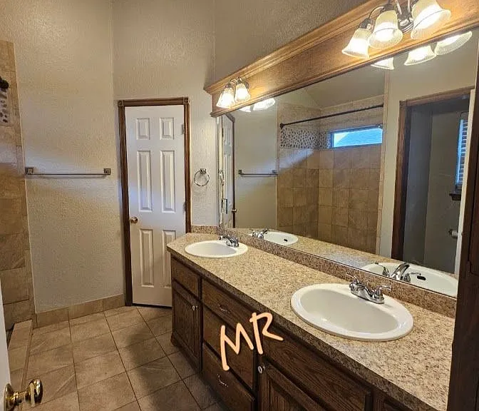 624 E Katelyn Ln — Photo 13
