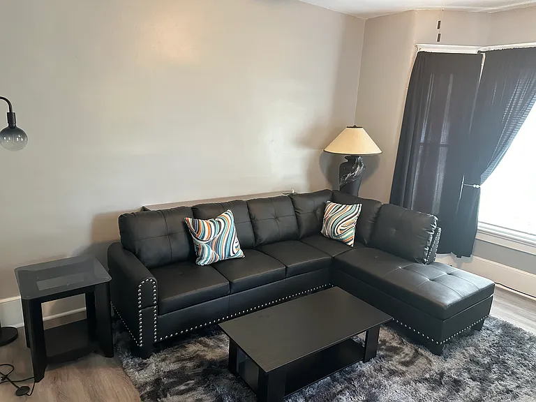 126 1/2 Laurel Ave #2 — Photo 8