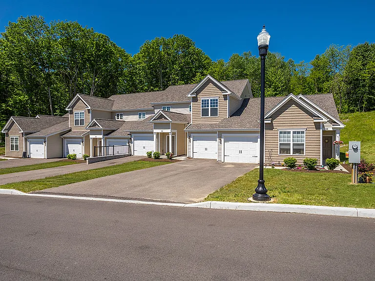 Fairlawn Hills — Photo 31