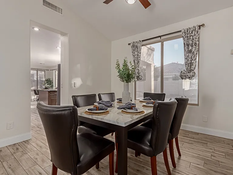563 E Krista Way — Photo 8