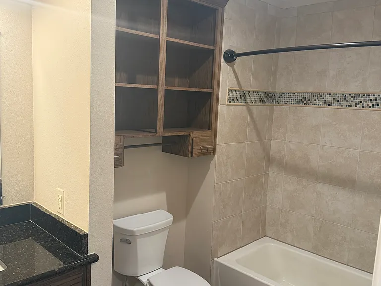 305 W Willis St #202 — Photo 16