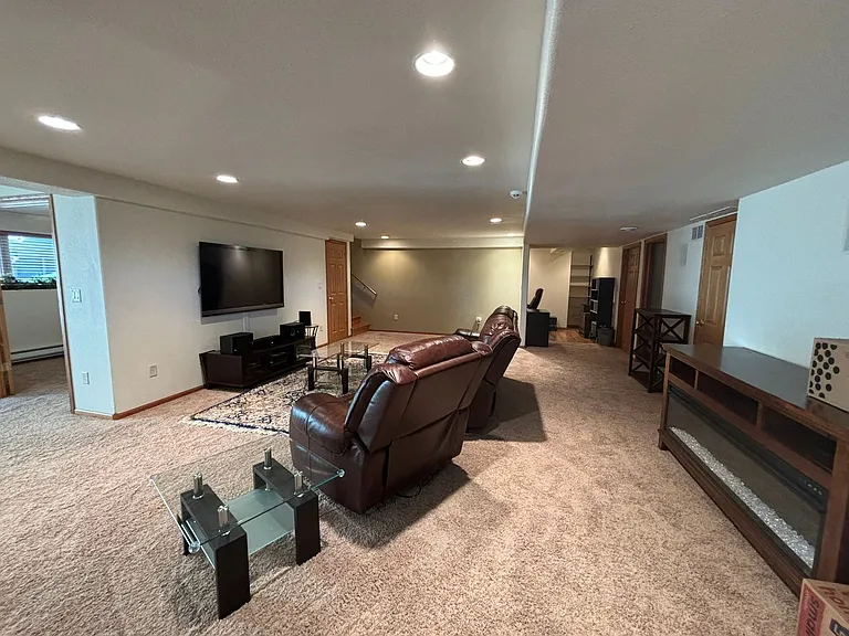 6817 Dunsmore Rd — Photo 26