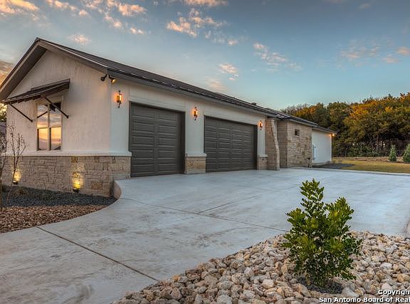 2nd image of 2459 Wallaby Cir