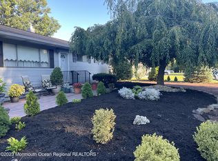 22 Western Dr, Howell, NJ