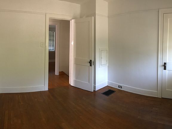 5th image of 113 E 24th St