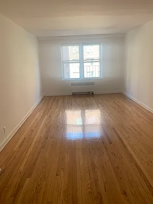 Sold by FirstService Realty (legacy) | media 10