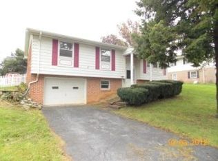 206 Swarthmore Dr, Lititz, PA 17543