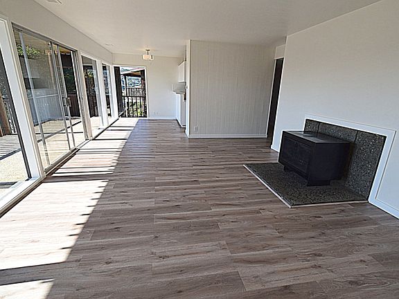 3rd image of 1300 Mar West St APT 10