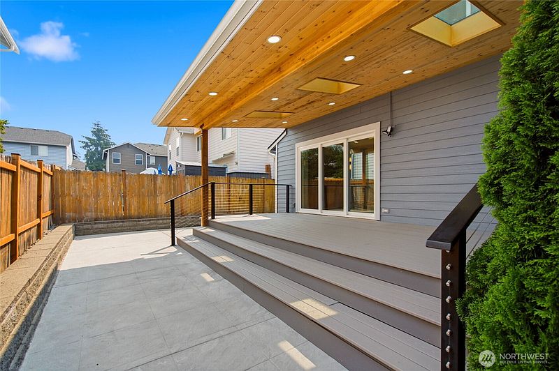 5th image of 5603 79th Avenue NE