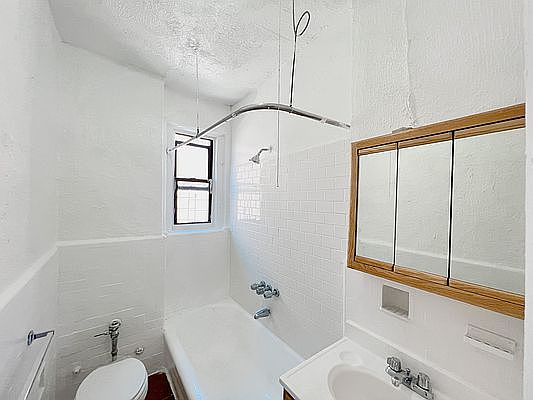5th image of 1175 Fulton Ave APT 3F