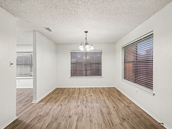5th image of 1046 Colony St