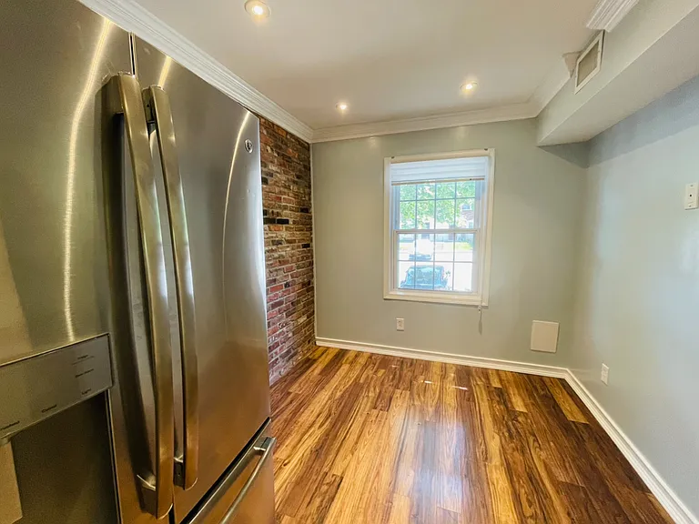 5910 Kingsford Rd — Photo 7
