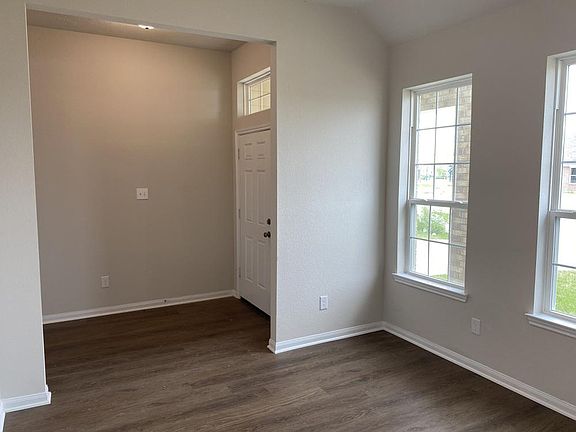 3rd image of 8302 Tourmaline Way
