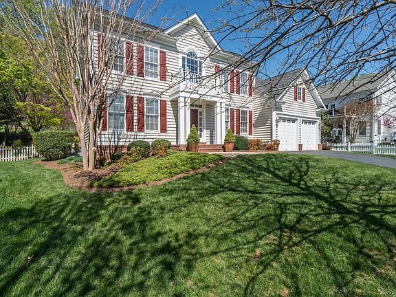 2nd image of 16904 Chapel Hill Ct