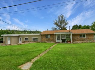 110 Saltarka Ln APT 4, Zelienople, PA