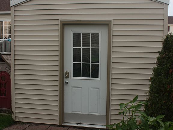 3rd image of 1413 Sherborn Ct S