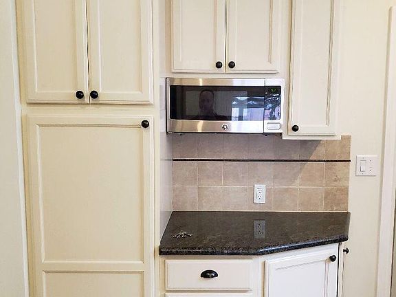 3rd image of 168 Palm Ave APT 3