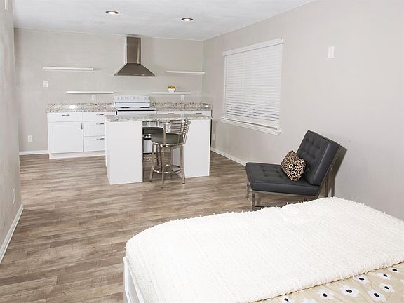 2nd image of 305 Summit Ave #5