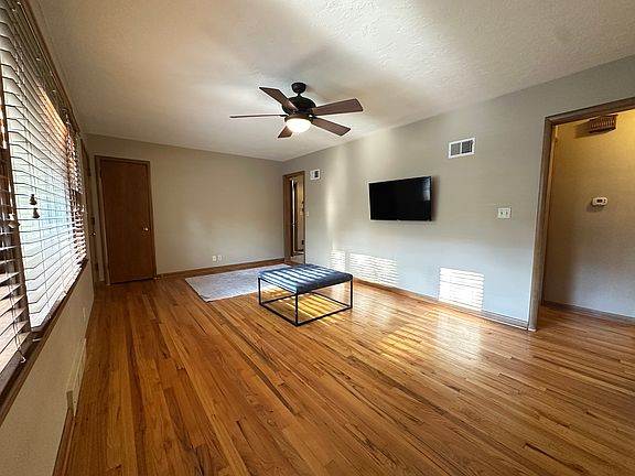 Living room 2