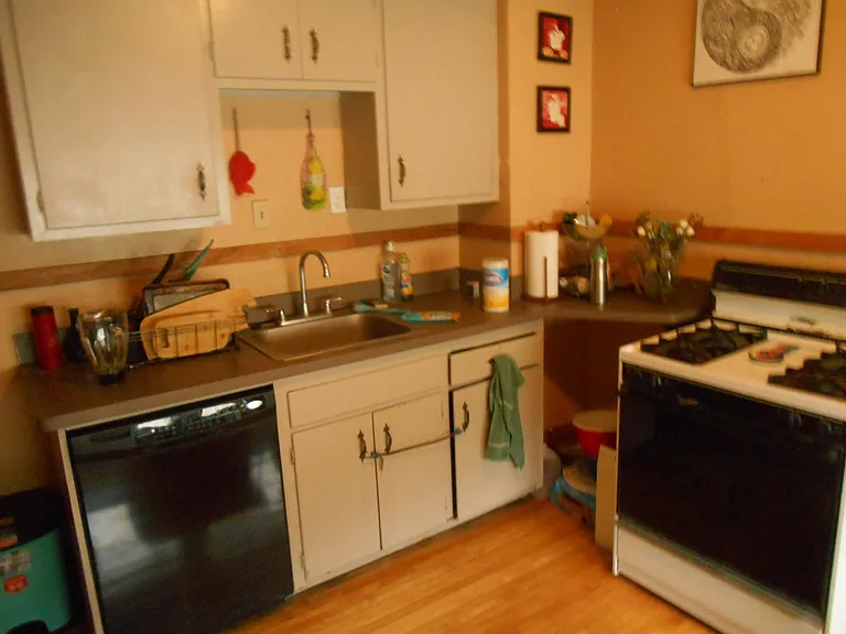 1305 W 34th St #UPPER — Photo 3