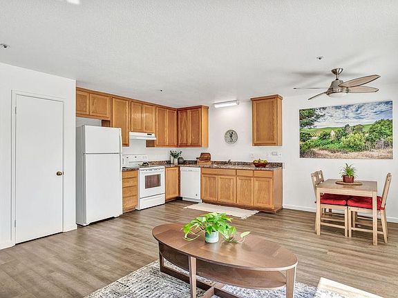 3rd image of 1276 Broadway