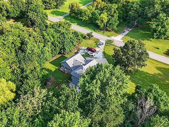 3rd image of 33403 E Nebgen Rd