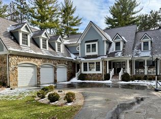 35 Deverell Dr, North Barrington, IL 60010