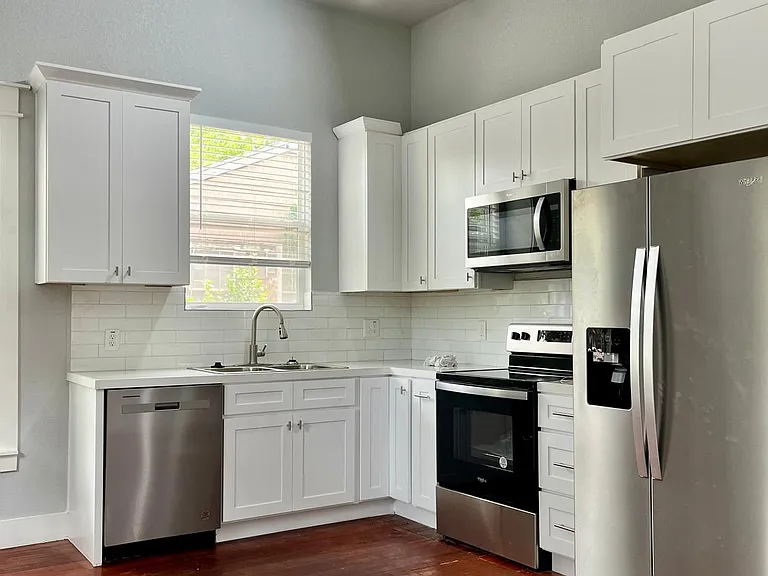 2618 Colonial Ave — Photo 4
