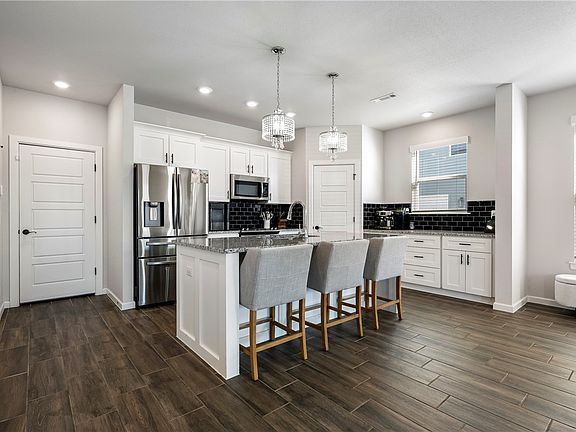 4th image of 1709 Whitney Ln