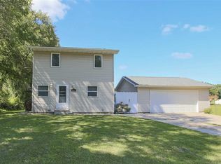 830 W Donald St, Waterloo, IA 50703