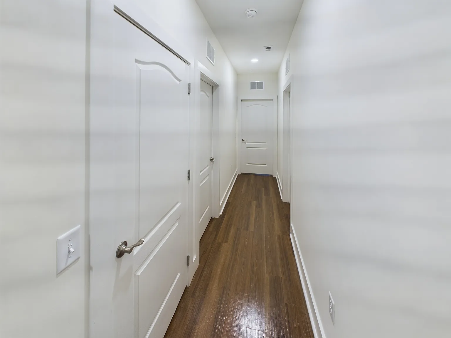 3 bed, 1420 sqft, $2,919 — Photo 4