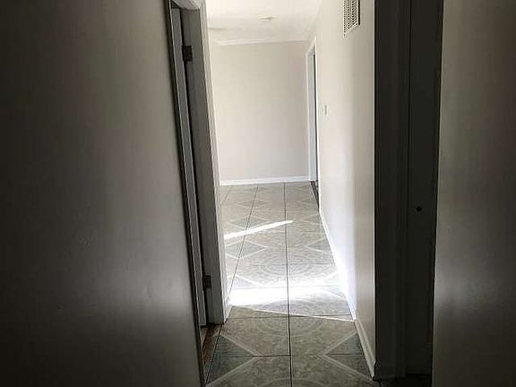4th image of 318 Four Winds Way