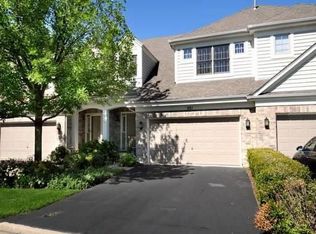 221 Wildflower Ln, La Grange, IL 60525