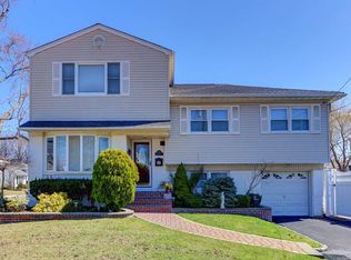 2763 3rd Pl, Baldwin, NY 11510