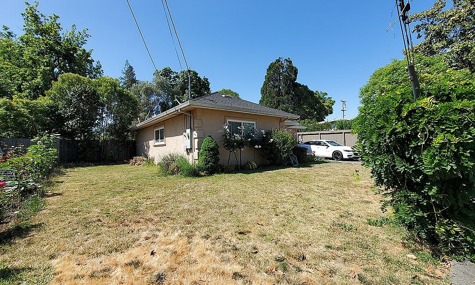 2nd image of 2307 Sherry Dr