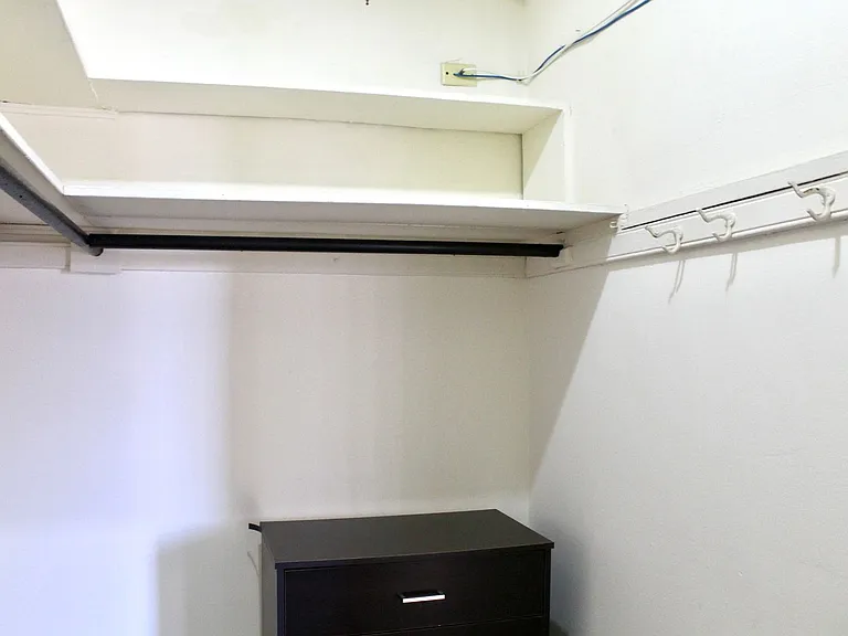 Canterbury Court Apartments — Photo 62