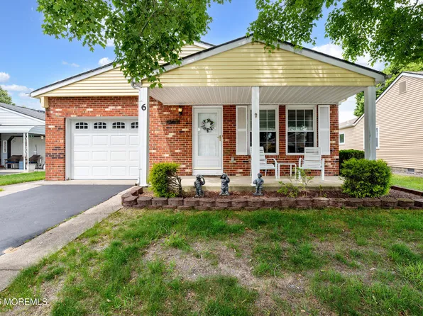 6 Manitoba Court, Toms River, NJ 08757