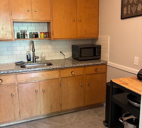 5th image of 1065 Beacon St APT 2