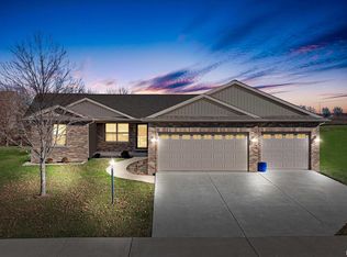 10328 N Heron Rd, Dunlap, IL 61525