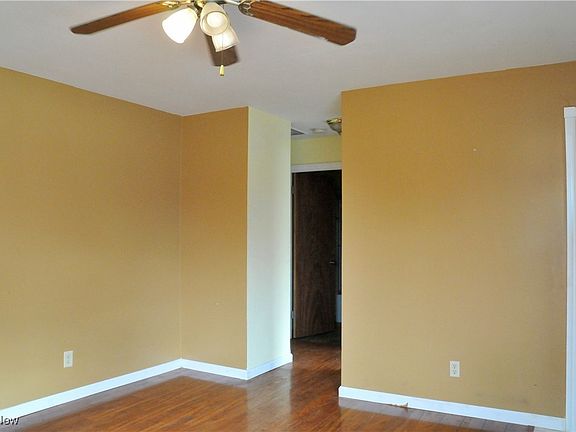 3rd image of 15724 Puritas Ave