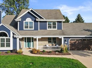 W151N10178 Windsong Cir W, Germantown, WI 53022