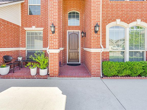 2nd image of 2836 Los Osos Dr