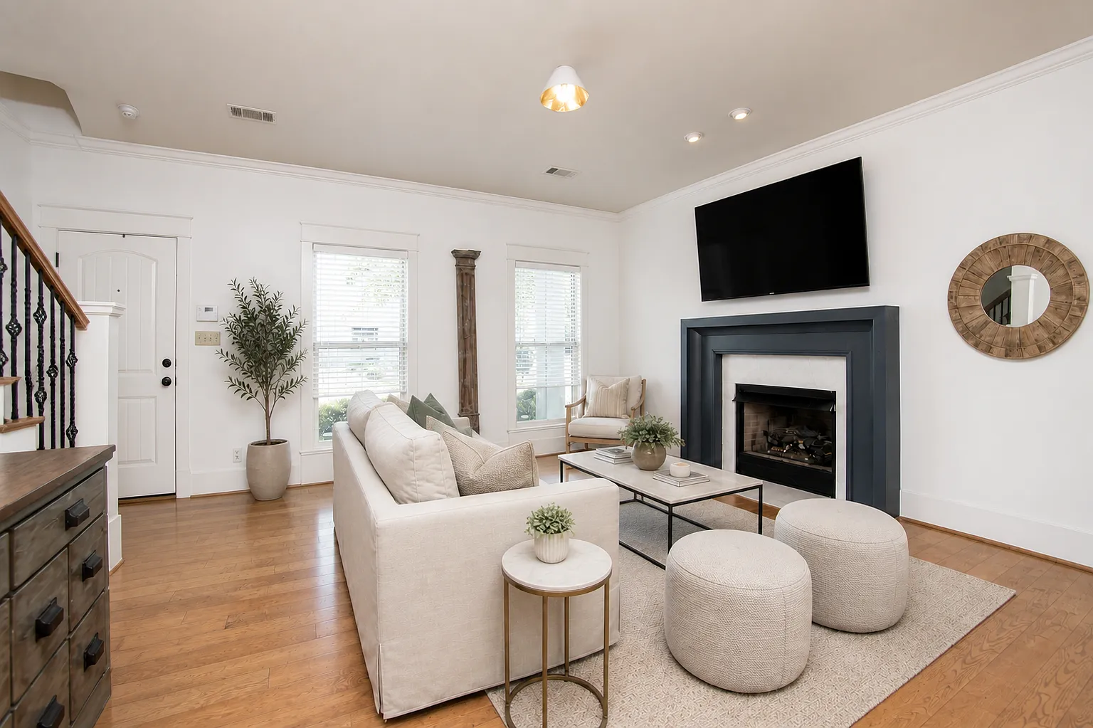4 bed, 3.5 bath, 2664 sqft, $2,900 — Photo 3
