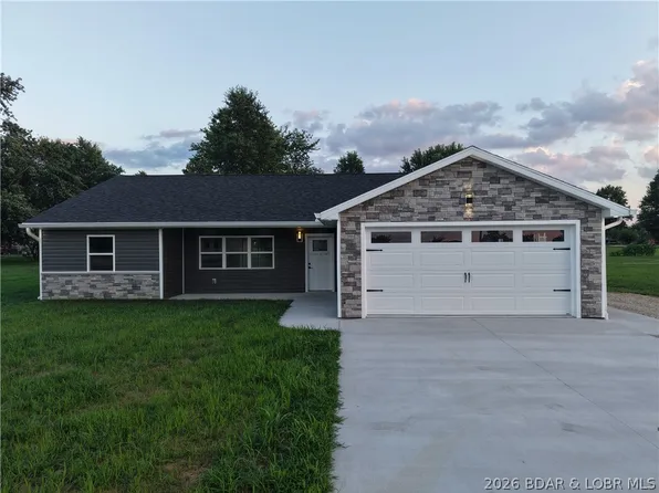 602 W 4th St, Stover, MO 65078
