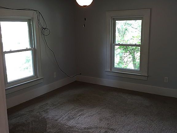3rd image of 1928 Marhofer Ave