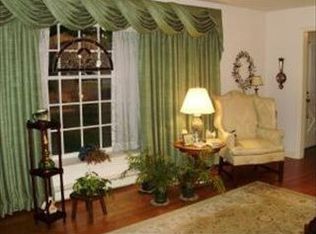 1371 Foxcroft Dr, Lancaster, PA 17601