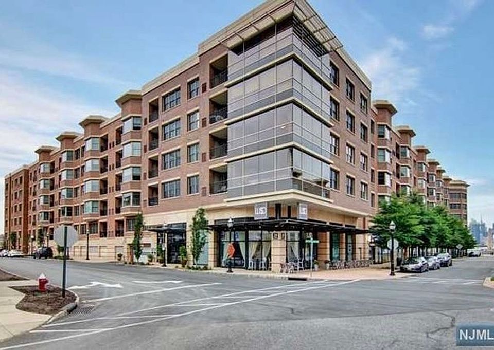 2nd image of 20 Avenue At Port Imperial APT 408