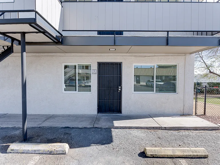 Red Rock Cove Apartments — Photo 36