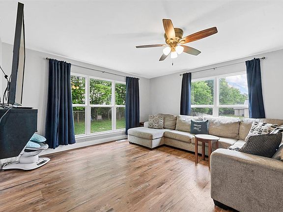 4th image of 303 Glenhaven Dr