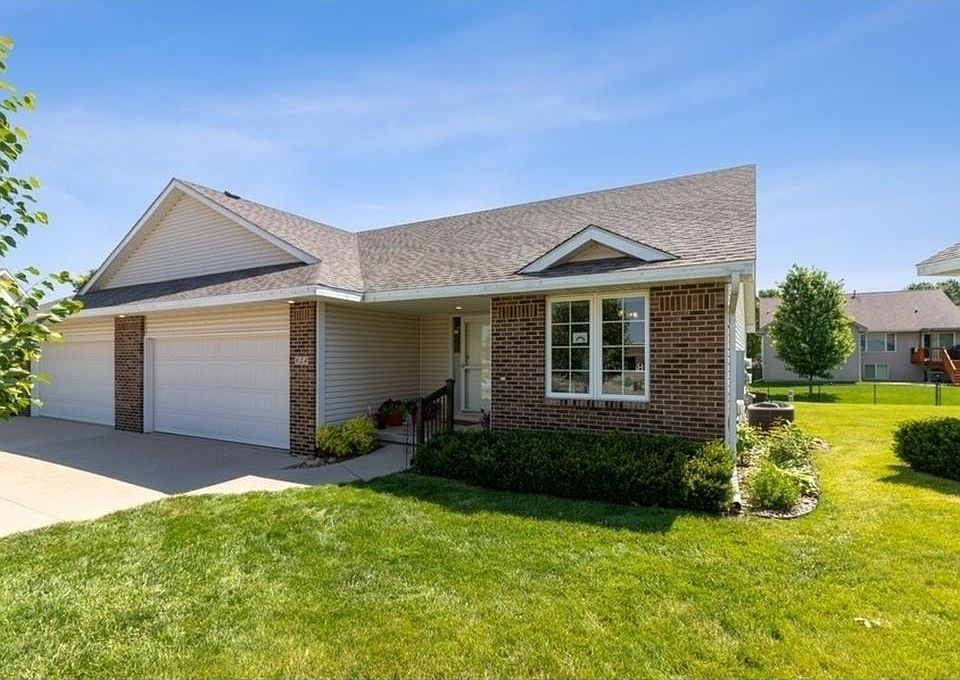 1st image of 824 Elmwood Ct